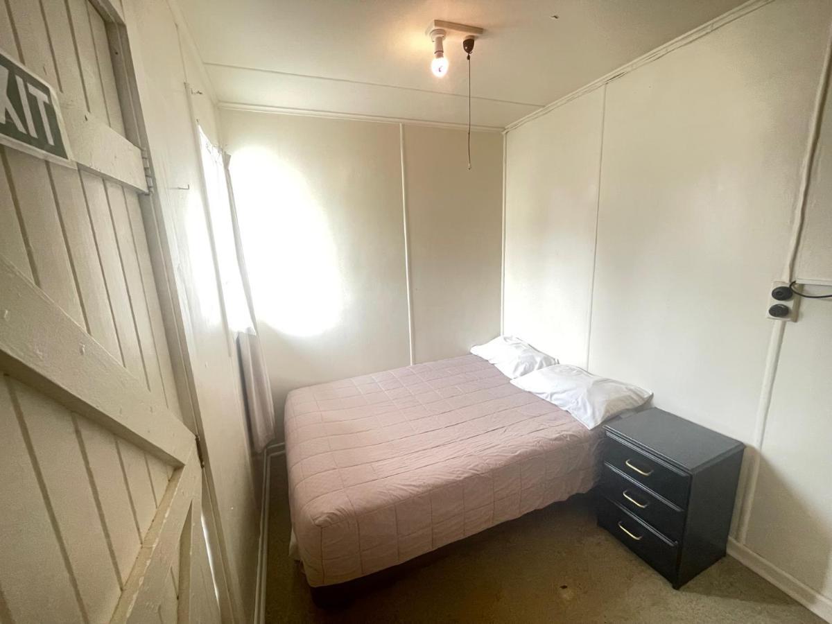تاوبو Camellia Court Family Motel المظهر الخارجي الصورة