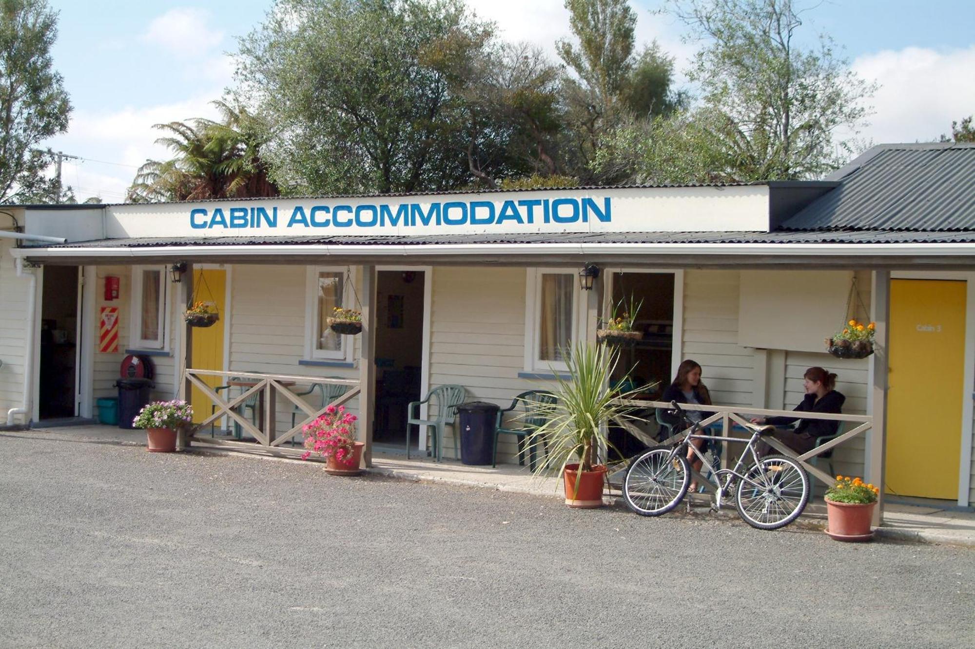 تاوبو Camellia Court Family Motel المظهر الخارجي الصورة