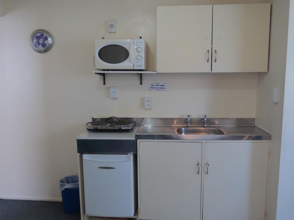 تاوبو Camellia Court Family Motel المظهر الخارجي الصورة