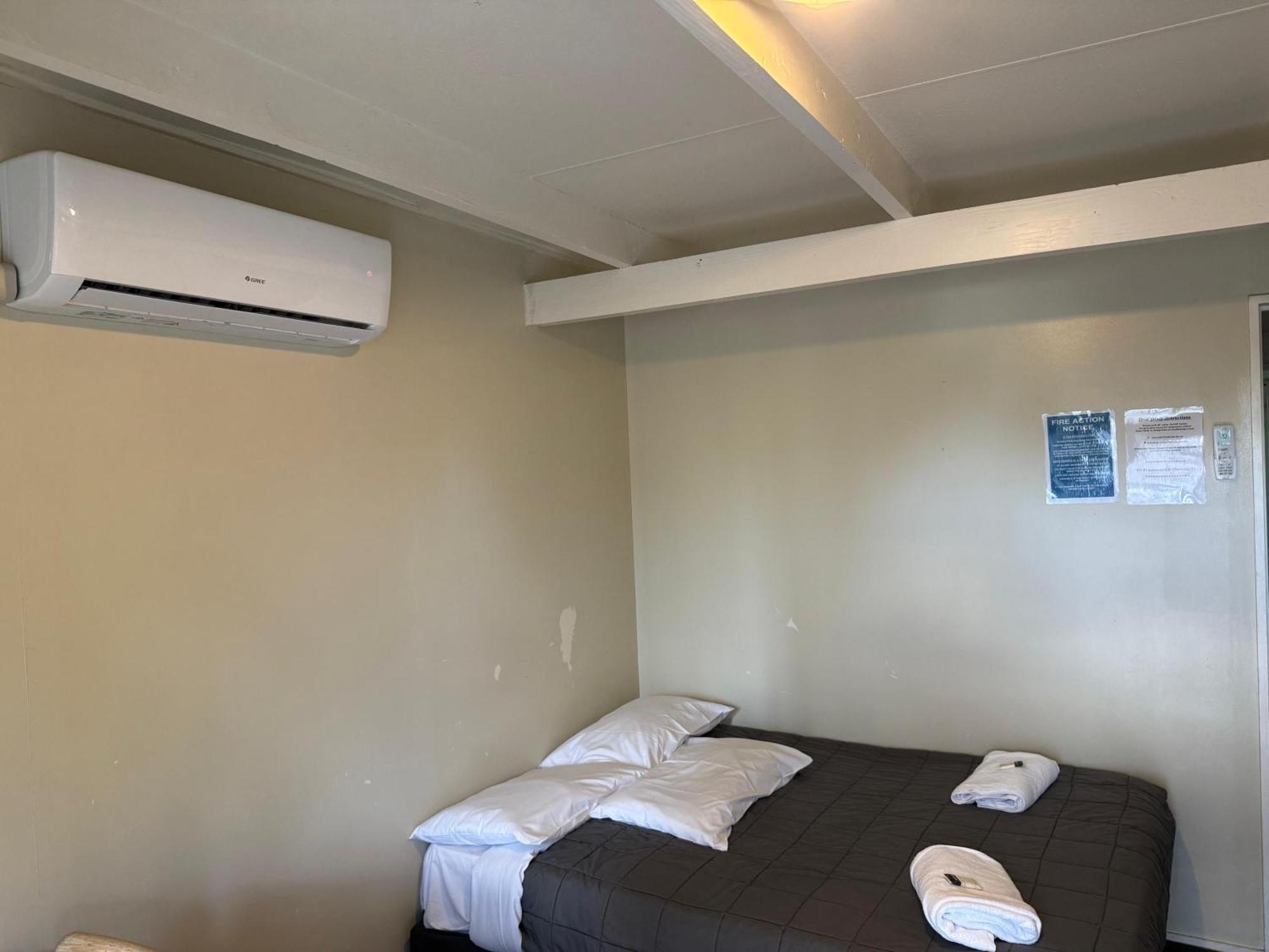 تاوبو Camellia Court Family Motel المظهر الخارجي الصورة