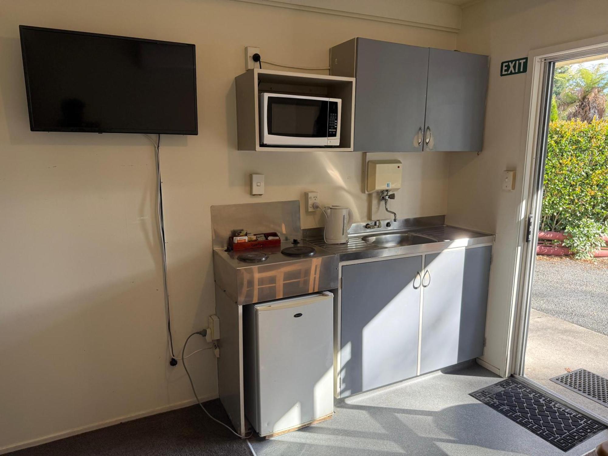 تاوبو Camellia Court Family Motel المظهر الخارجي الصورة