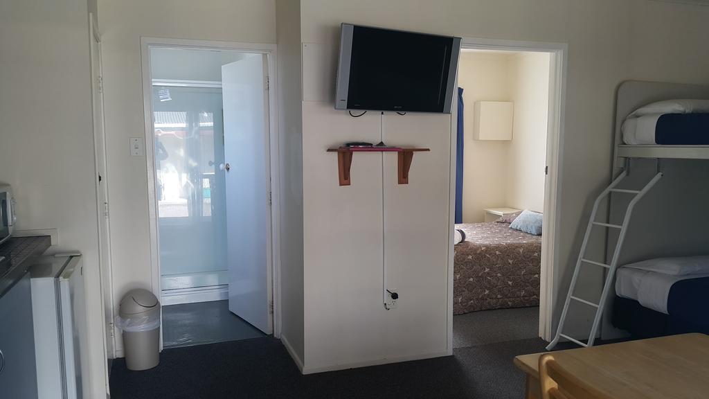 تاوبو Camellia Court Family Motel المظهر الخارجي الصورة