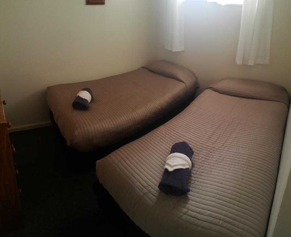 تاوبو Camellia Court Family Motel المظهر الخارجي الصورة