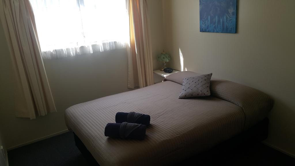 تاوبو Camellia Court Family Motel المظهر الخارجي الصورة