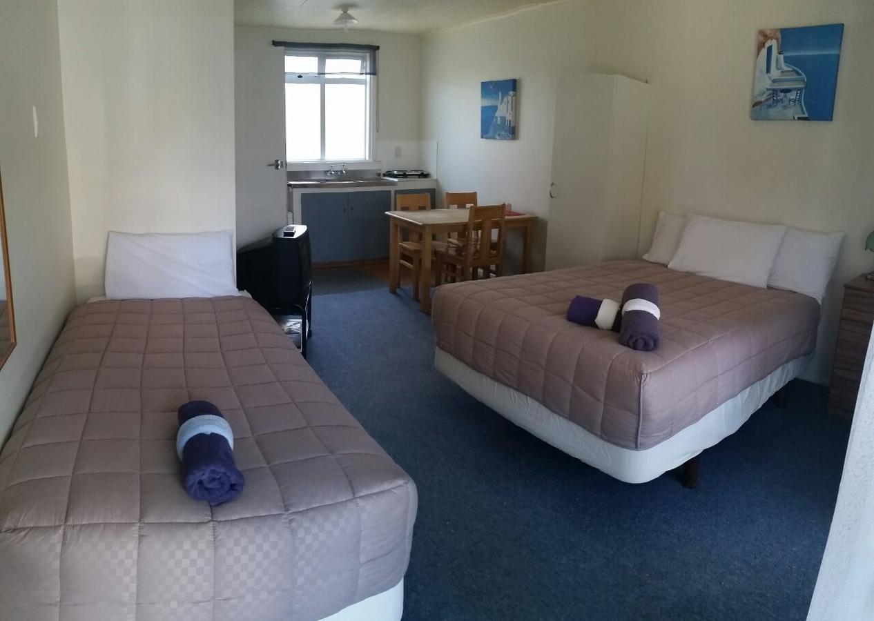 تاوبو Camellia Court Family Motel المظهر الخارجي الصورة