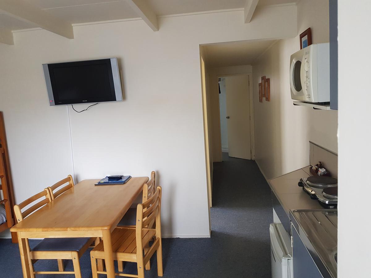 تاوبو Camellia Court Family Motel الغرفة الصورة